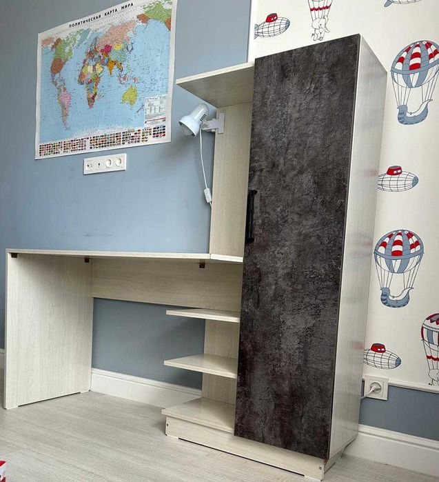 Продам стол школьный