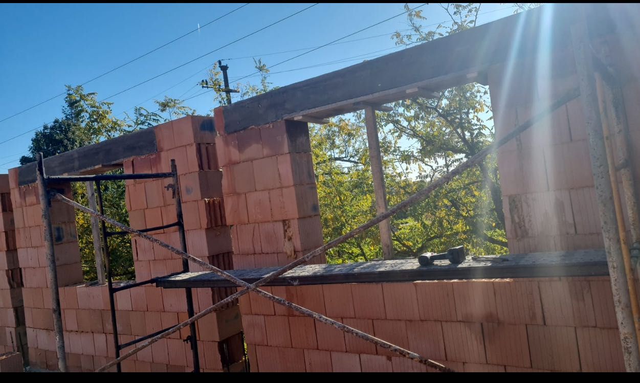 Constructii, amenajări interioare si exterioare