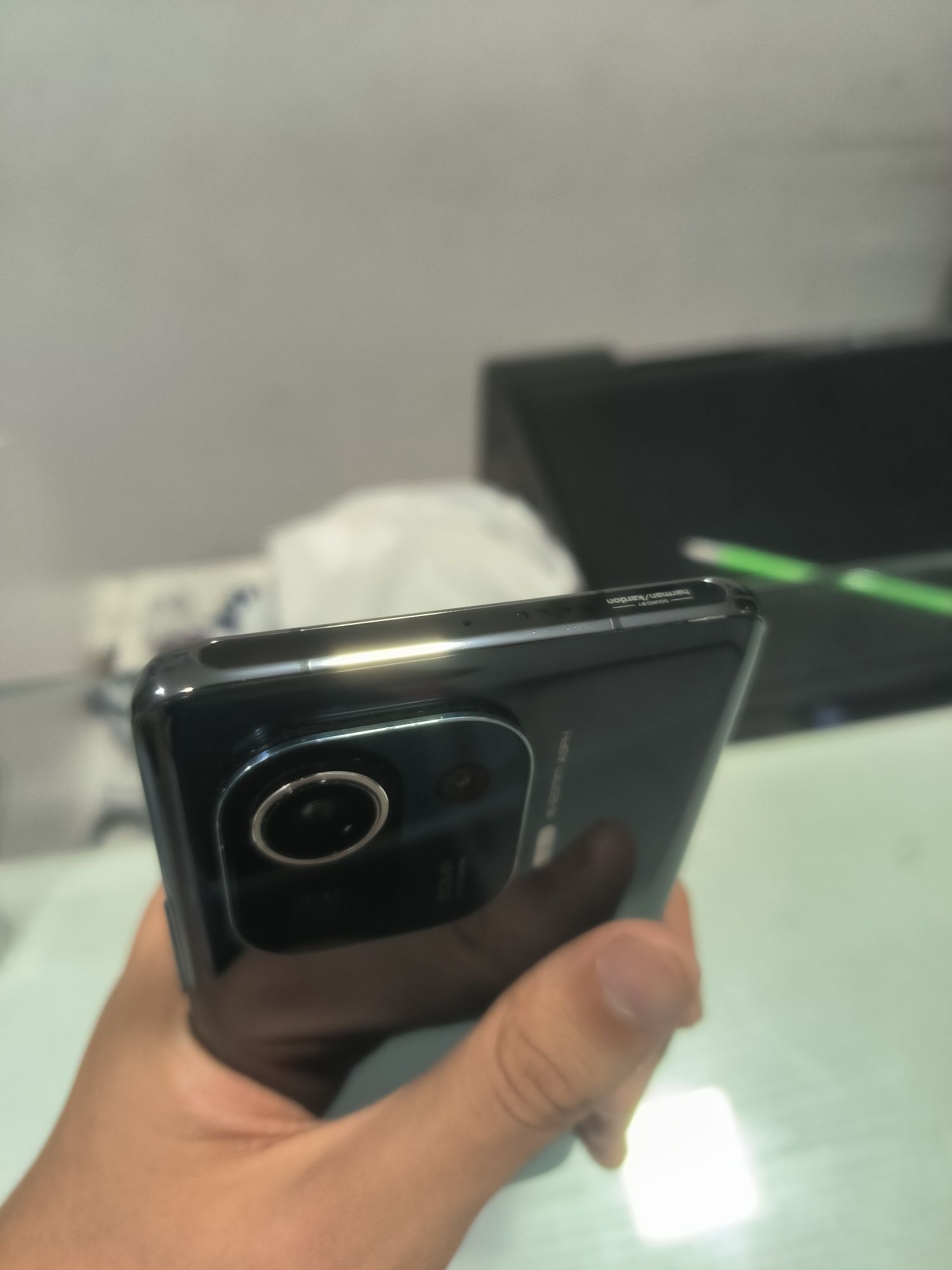 Xiaomi 11 pro очень хороший Флагман продаётся