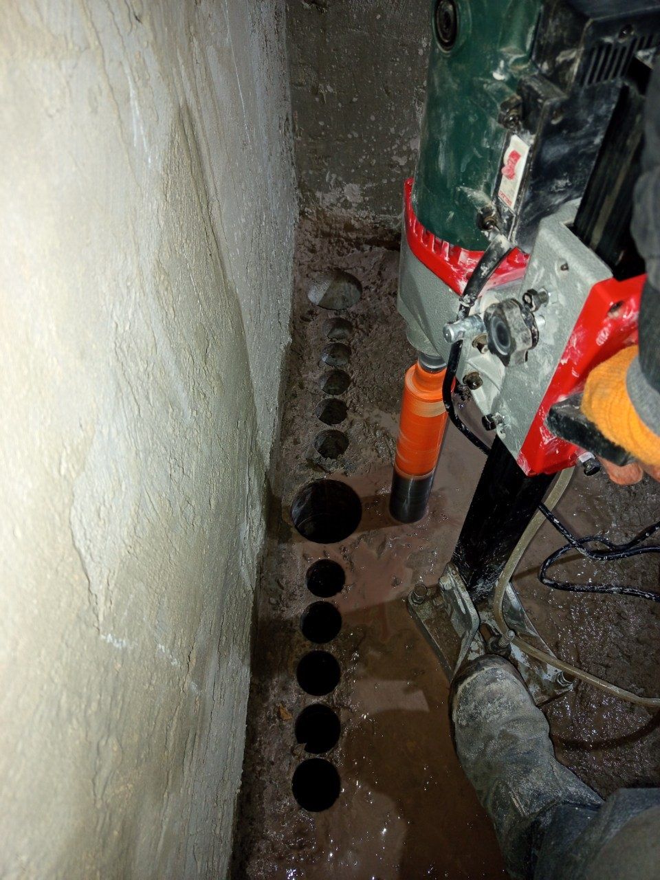 Beton teshish beton kesish perfarator xizmatlari