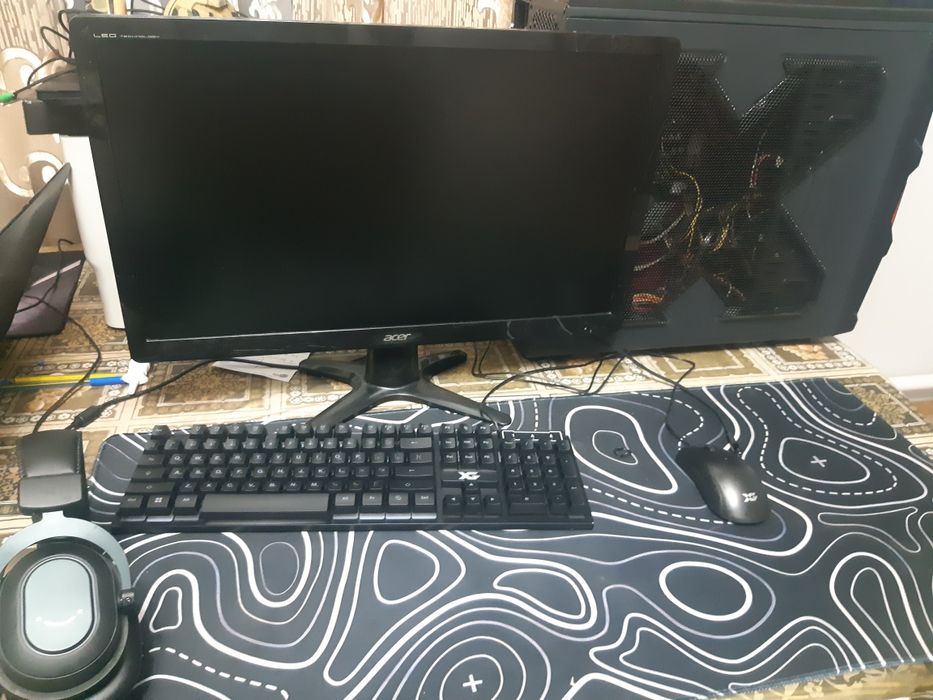 Игровой компьютер с монитором