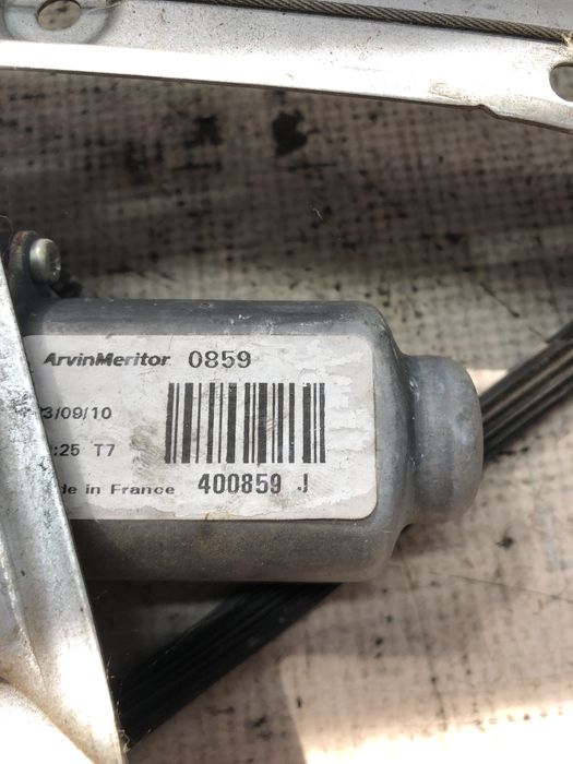 macara geam dreapta fata renault clio 3 2010