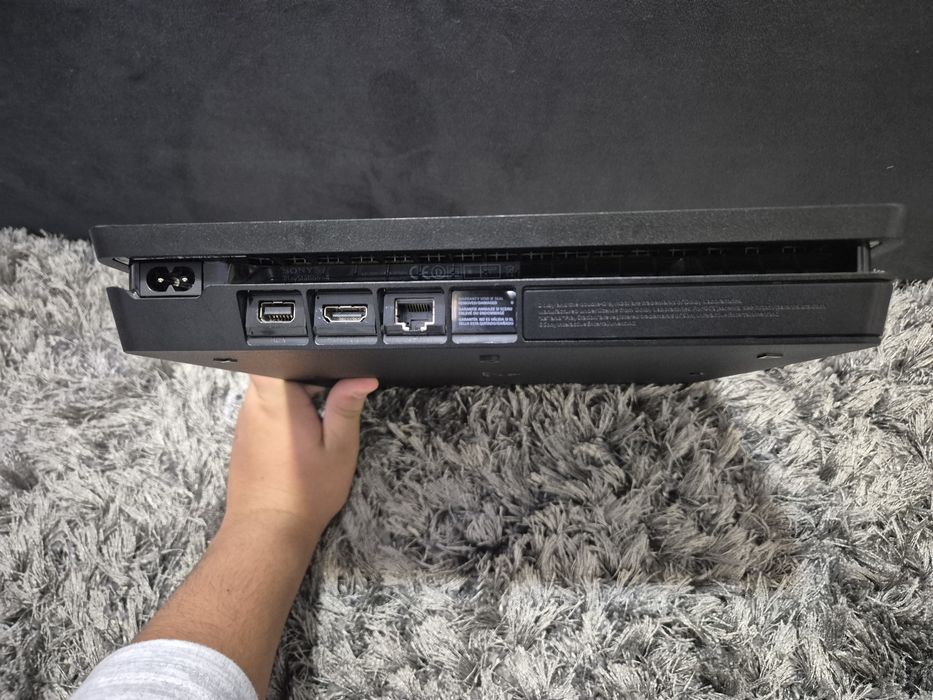 Ps 4 slim Playstation