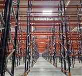 Rafturi metalice in stoc