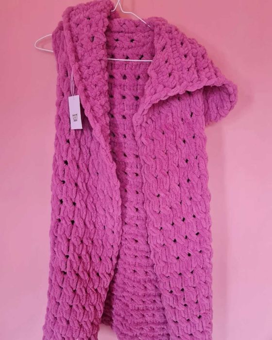 Дамски елек с качулка и коланче