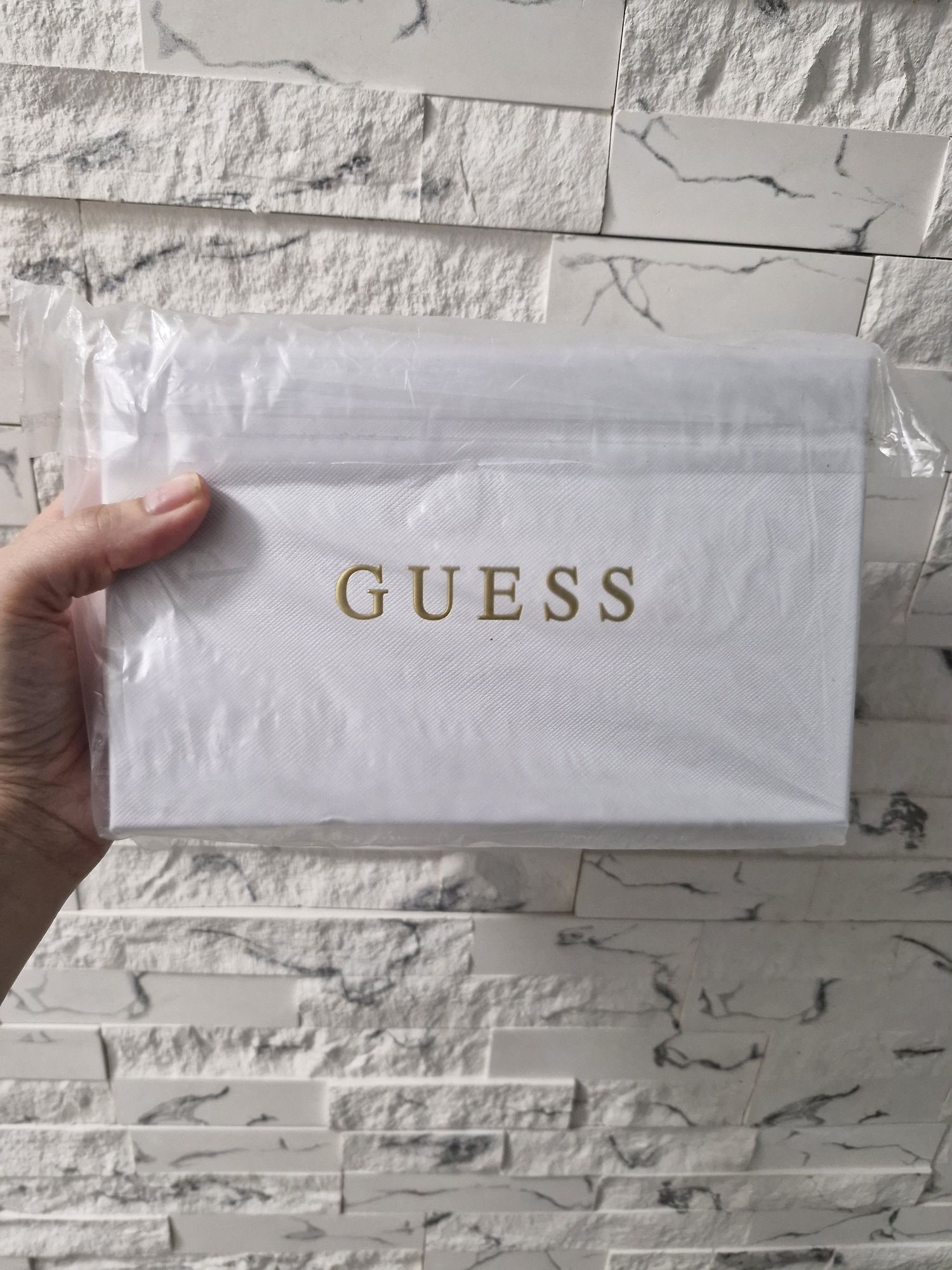 Портмоне Guess ново