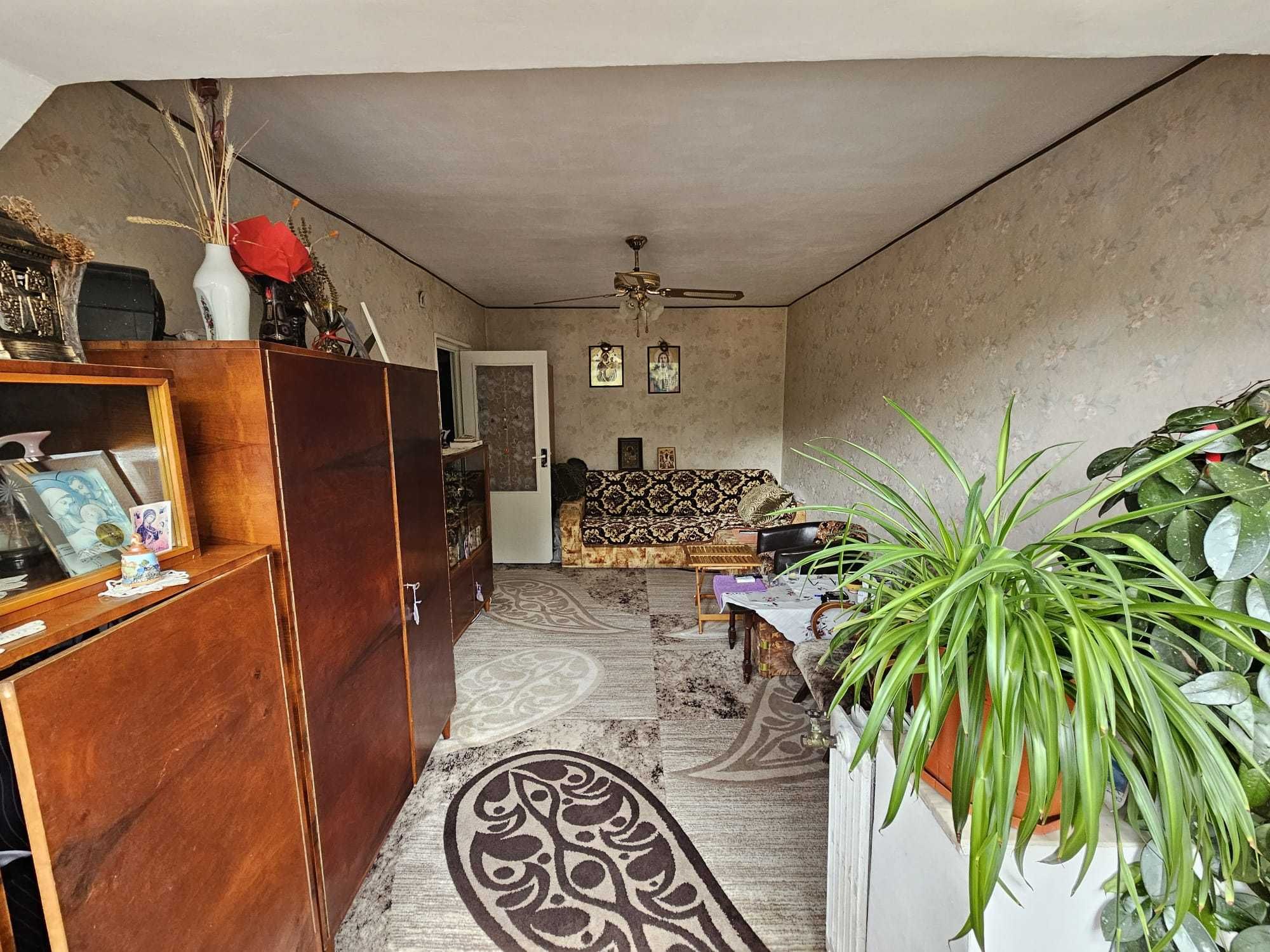 Vand Apartament 3 Camere Vlaicu,  Zona Lebada (persoana fizica)