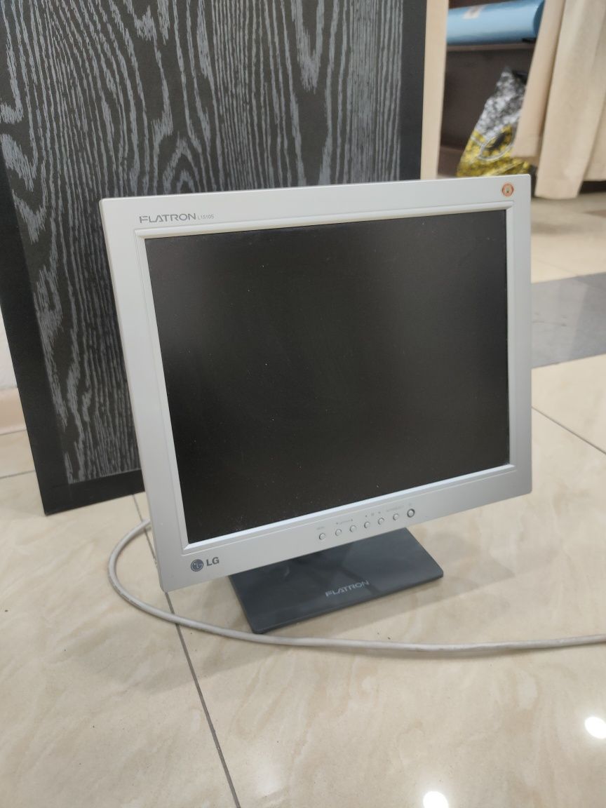 Монитор рабочий LG