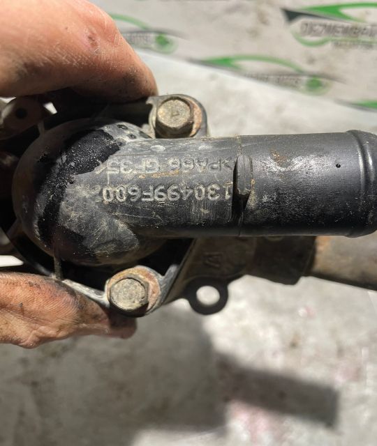 Carcasa termostat 130499F600 Nissan Almera N16