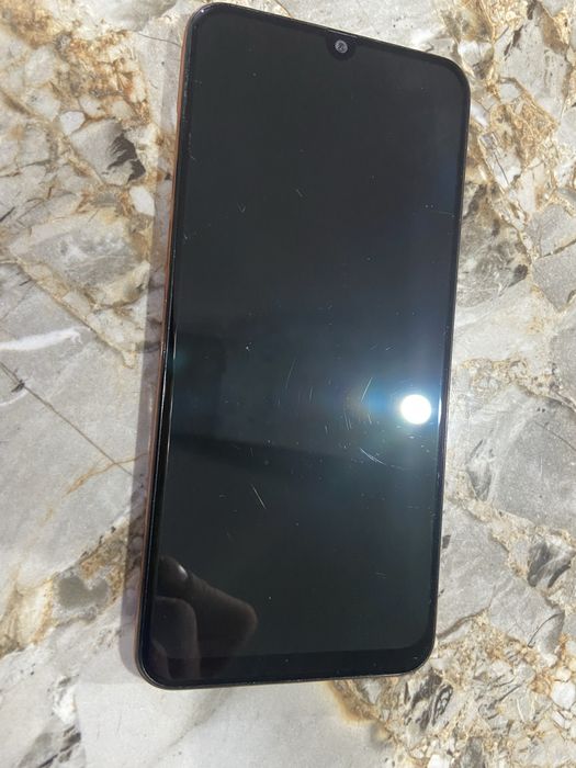 Galaxy a50 model piersică