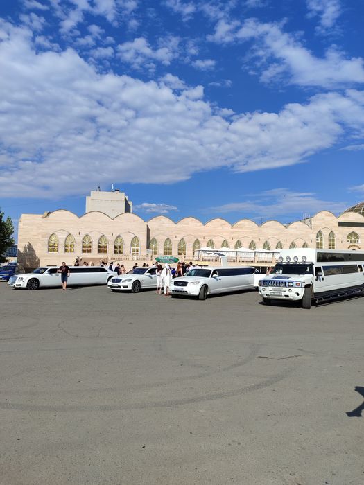 Аренда/Прокат вип авто лимузин Инфинити и Крайслер Карета