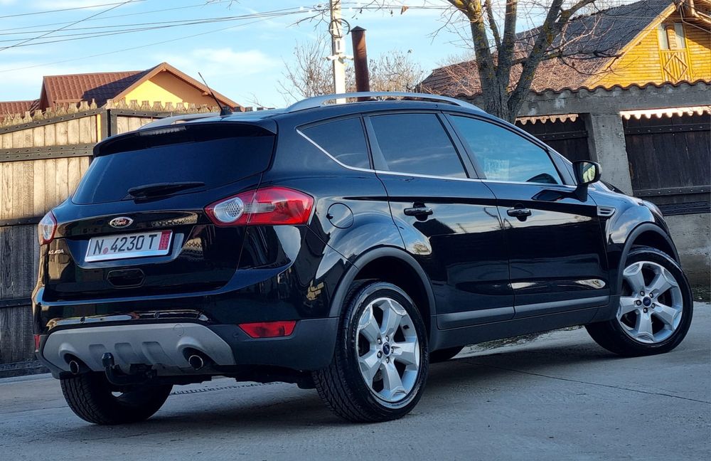 Ford Kuga//TITANIUM//FULL//4 x 4//2012//Panoramic//Xenon