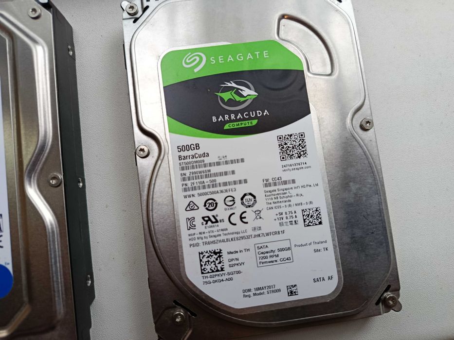 Vând 4 HDD-uri de la 400GB la 1TB WD, Hitachi si Seagate