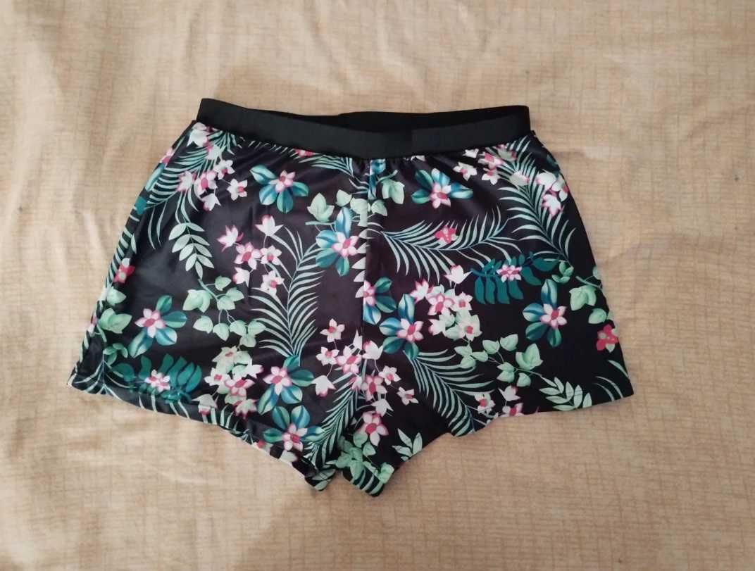 Costum de baie pentru femei top mânecă lunga si pantaloni scurti M
