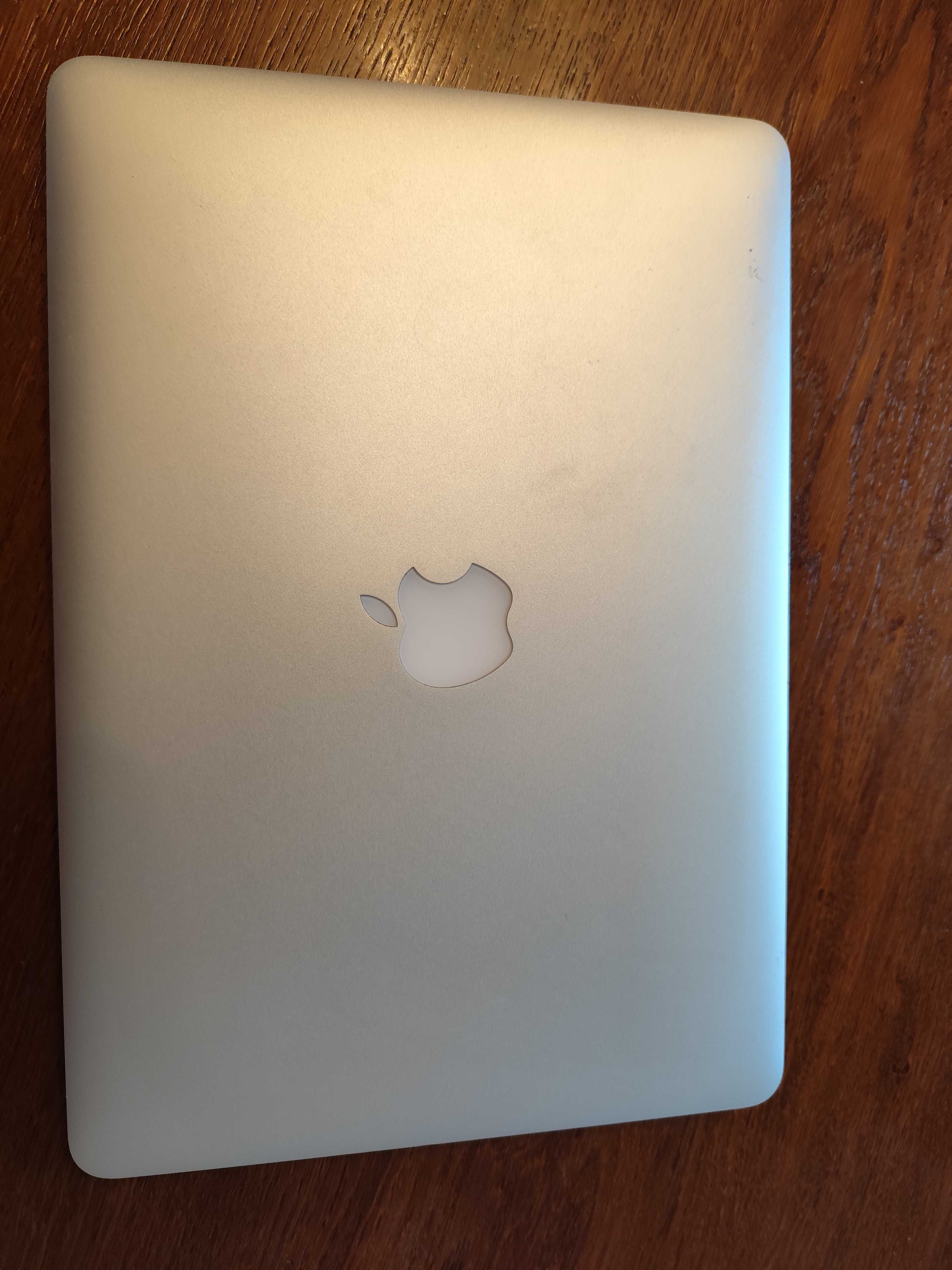 MacBook Air 13 2017 1.8GHz 8Gb RAM 128Gb SSD отличен