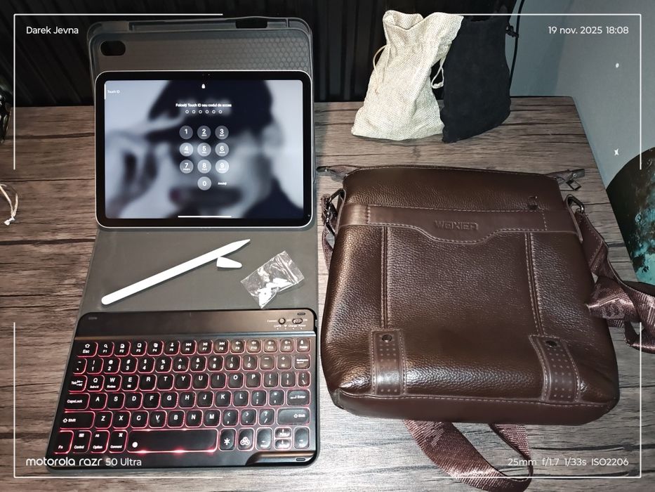 iPad 10 (64GB) Tastatură, Stylus, Husă, Geantă, Pachet comple