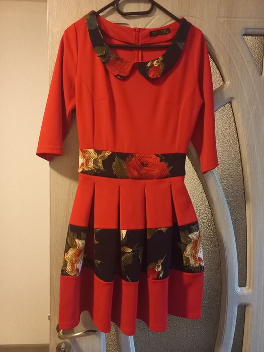 Vând rochii de seara