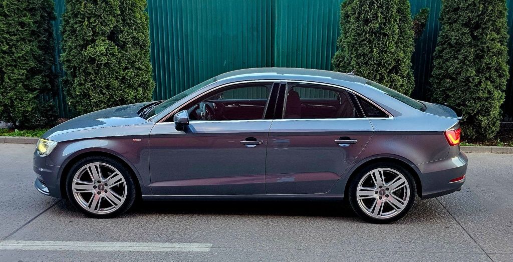 Audi A3 S-Line/Bi xenon/Navigație/Climatronic/2014