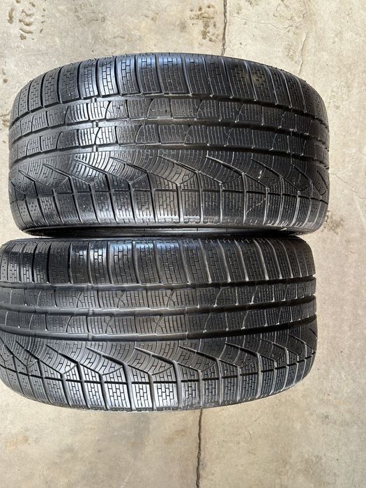 Vând 2 anvelope 265/35/19 Pirelli de iarnă ca noi