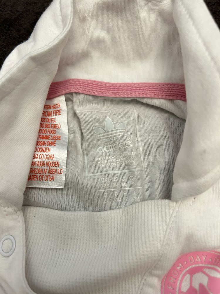 Set Adidas tricou si adidasi bebelusi marimea 19