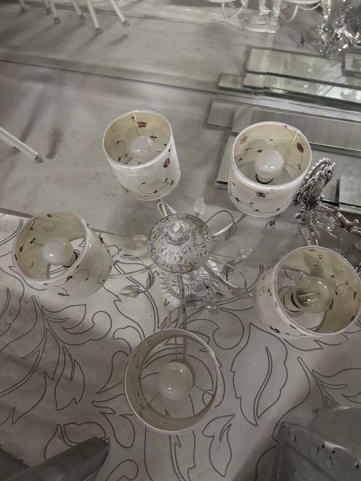 Продам люстру в хорошем состоянии