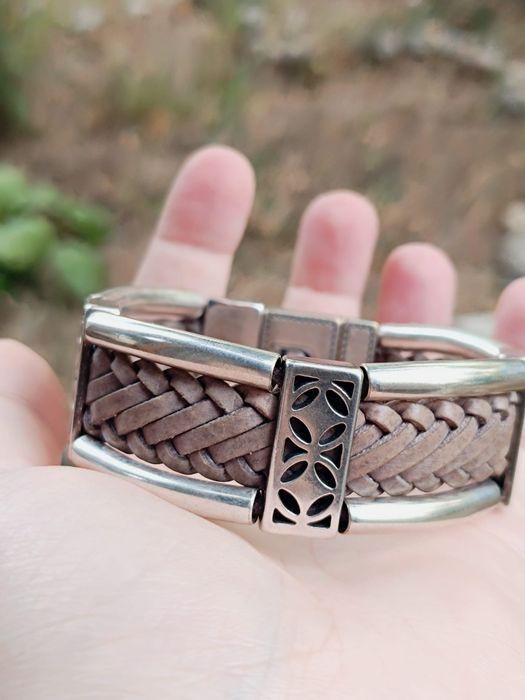 Veche bratara din piele