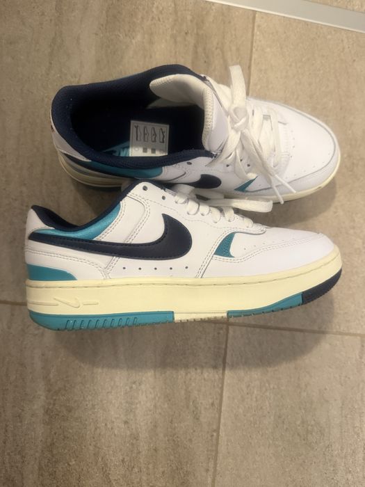 Маратонки Nike  номер 37.5