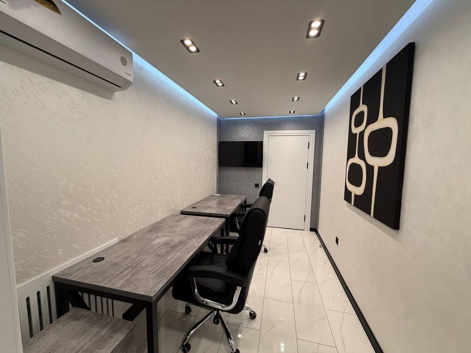 Сдаётся Срочно Нежилое Помещения Ц.1 Ор-р Чайков 95.м2 самый центр