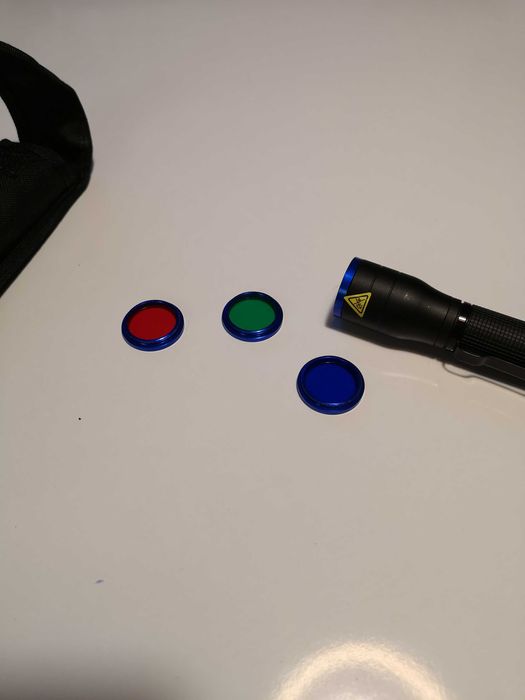 lanterna led din metal cu baterie reincarcabila,3 filtre de culoare