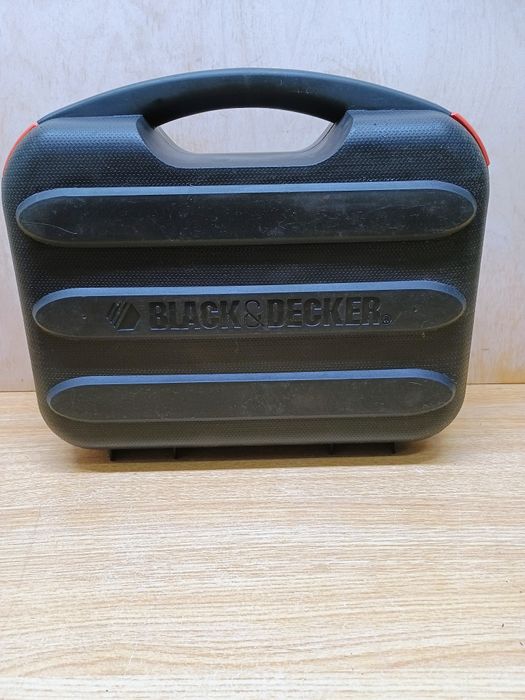Виброшлайф Black Decker