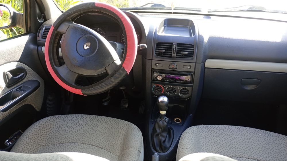 Vand renault Clio 2006 1.2 benzina