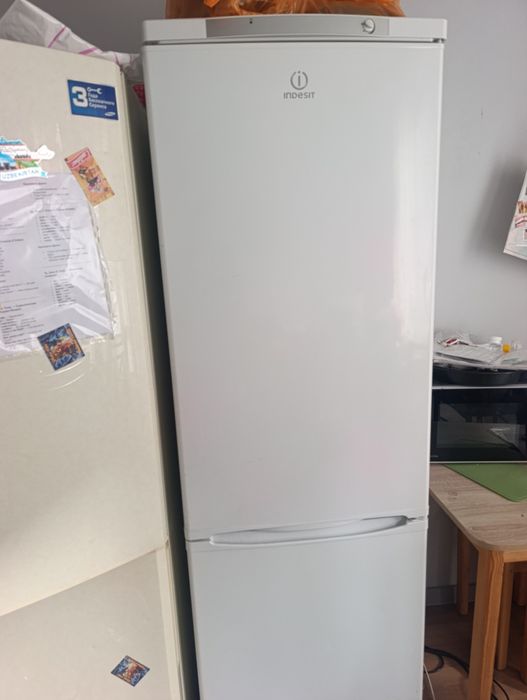 Продам холодильник Indesit