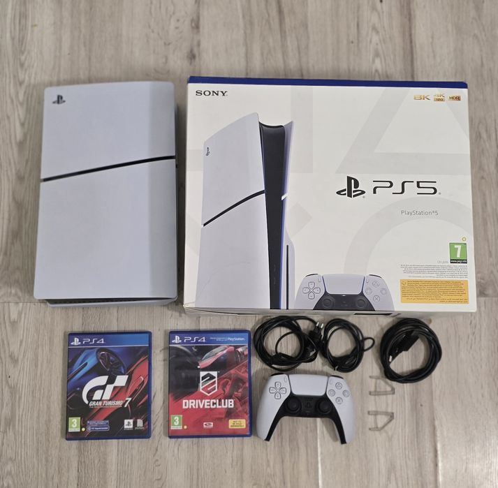 Vand PlayStation 5 PS5 1TB Disk + 2 jocuri, la cutie