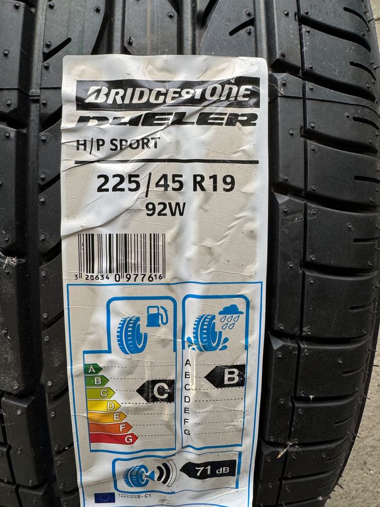 Гуми Bridgestone 225/45/19 Дот 2018 год