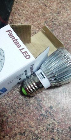Продавам електрически led крушки E27 5w 100броя