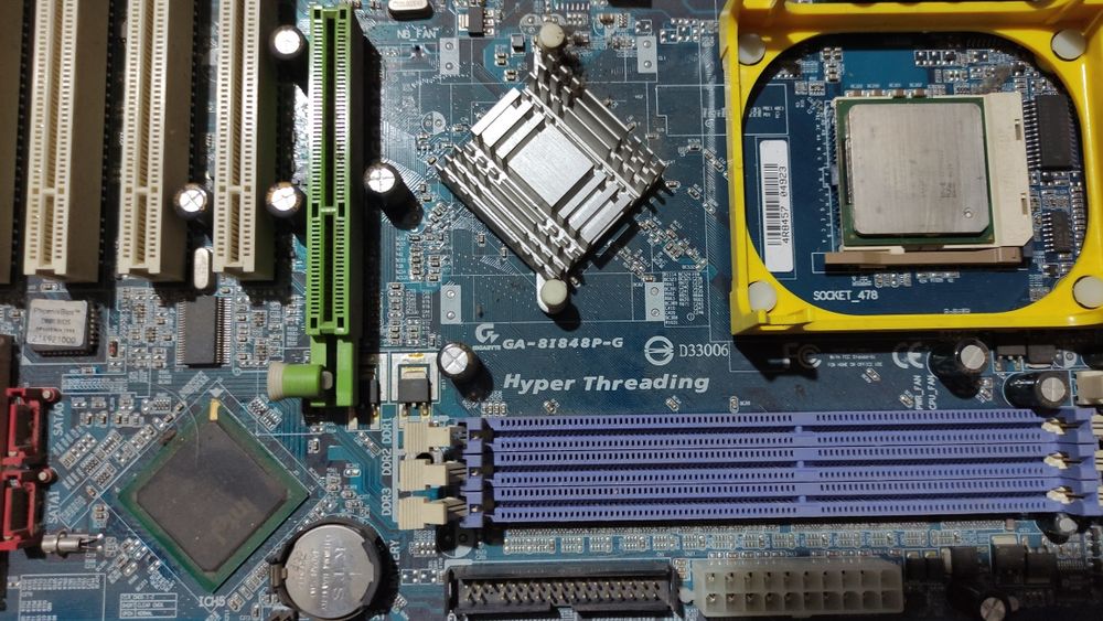 Продом материнку + проц + азу + видеокарту + сетевую карту