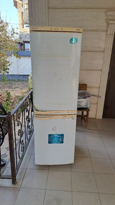 Продам холодильник Samsung