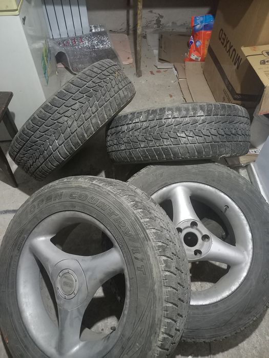 Продам зимние покрышки