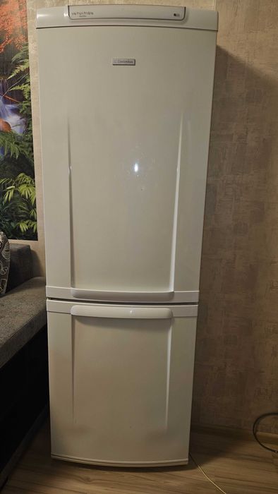 Продавам храдилник