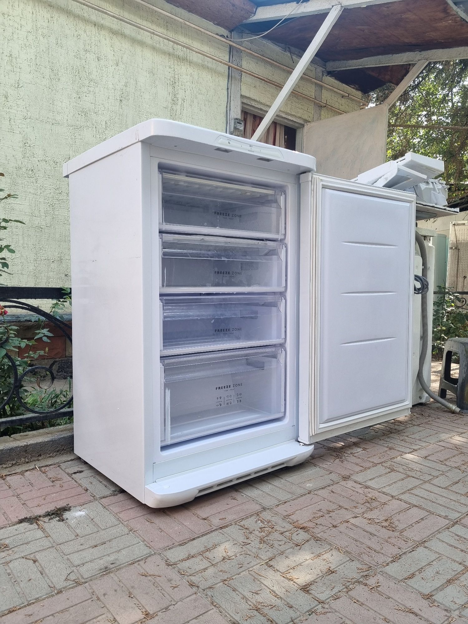 Морозильник Бирюса