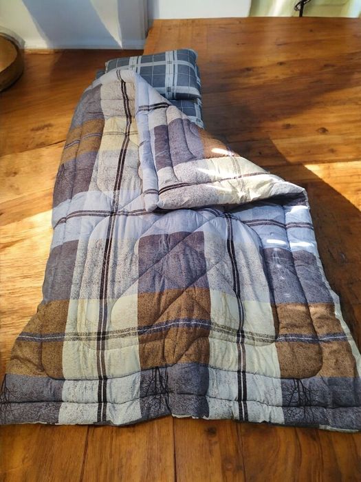 Матрасы одеяло и подушки для организации