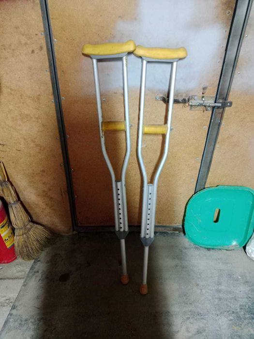 Продам костыли подмышечные бу