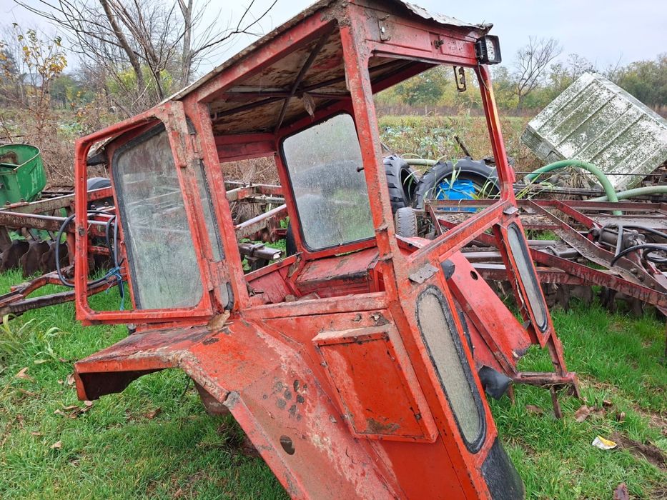 Vând cabină 445/550