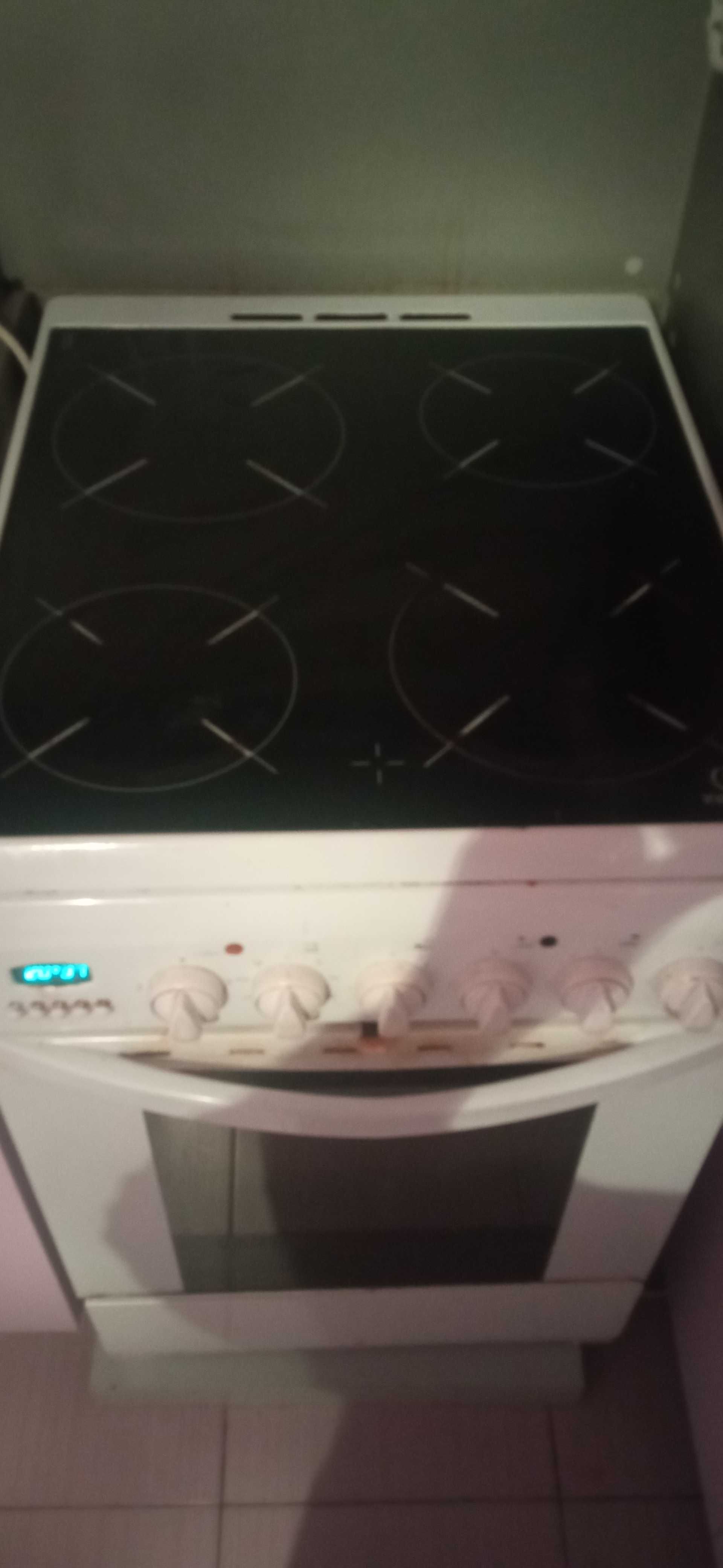Готварска печка Indesit