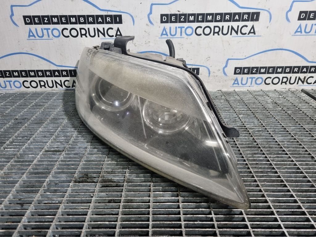 Far Dreapta AUDI Q7 2005 - 2009 SUV 4 Usi (1135) Xenon