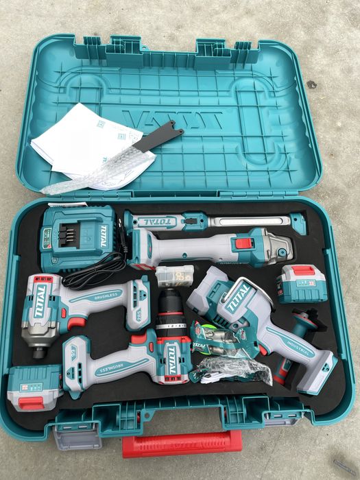 Set scule Total pe acumulator ,bormasina,impact,polizor