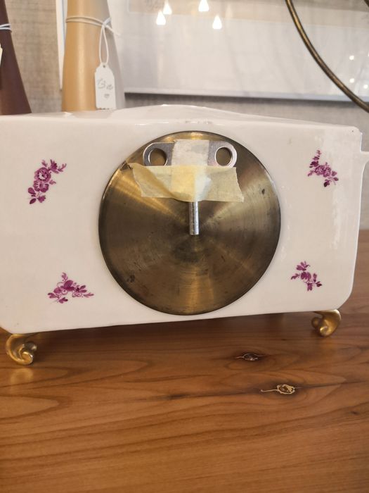 Каминен порцеланов часовник