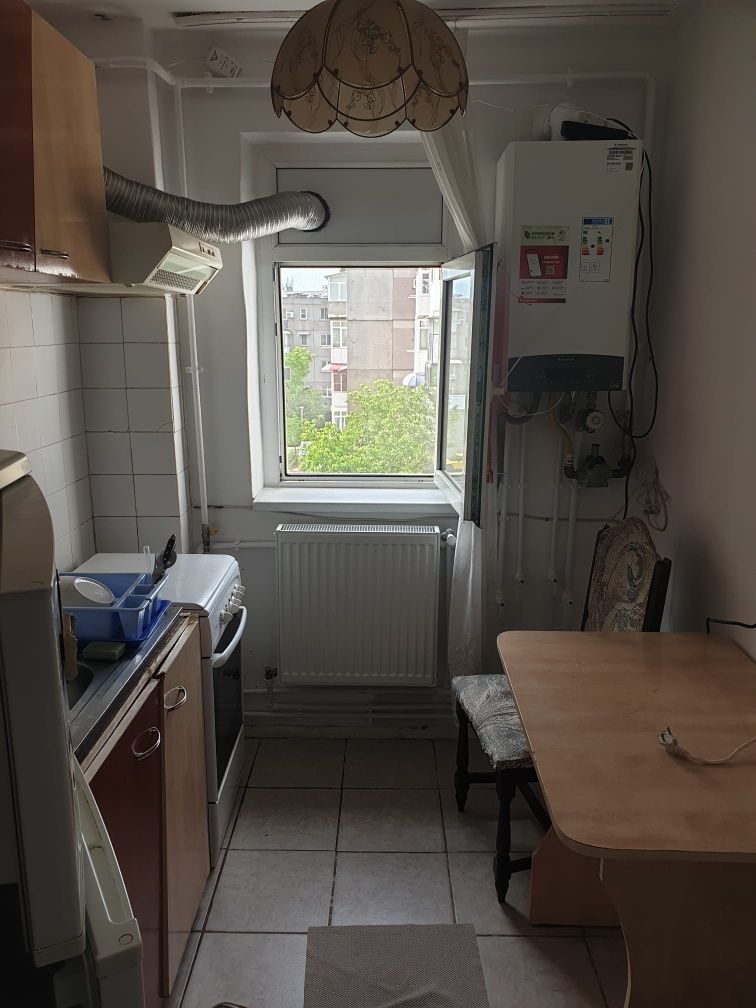 Închirierz apartament 2 camere