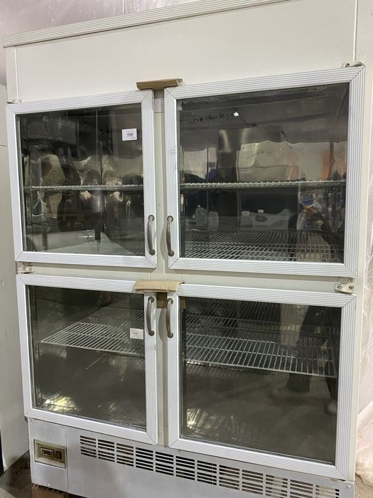 Холодильник , линия раздачи, плита,мойка,вакуматор,стол нержавейка