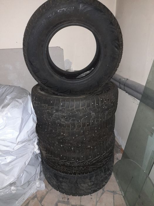 Продам зимние шины б/у.